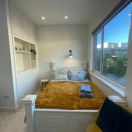 Sunny Studio With Parking And Private Entrance Bristol Exterior foto